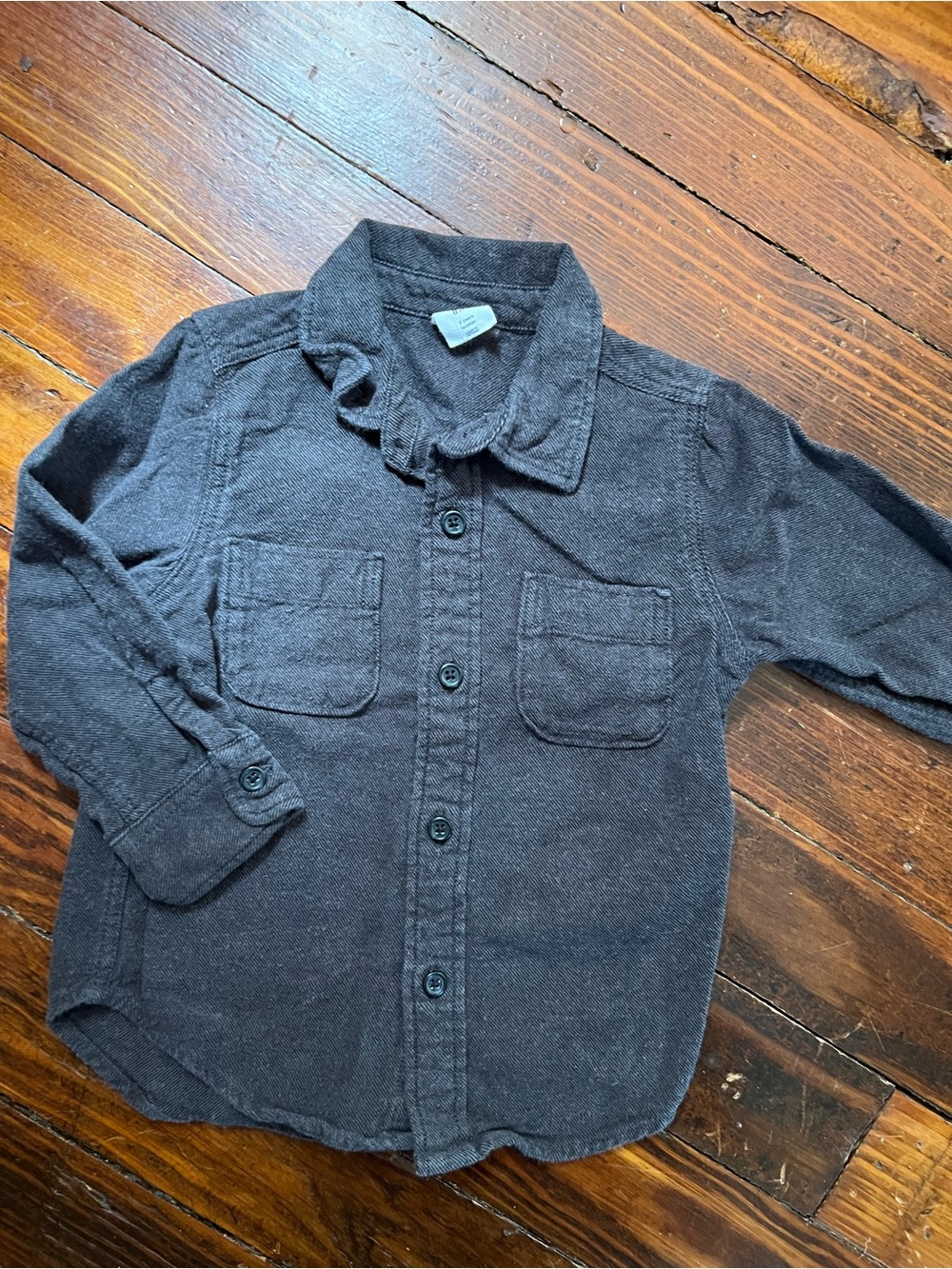 GAP Long-Sleeve Button-Up Shirt for Kids in Charcoal